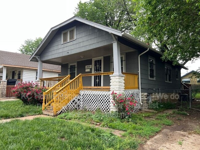2430 E 67th Terrace in Kansas City, MO - Building Photo - Building Photo