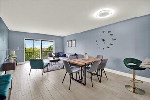 950 Hillcrest Dr in Hollywood, FL - Building Photo