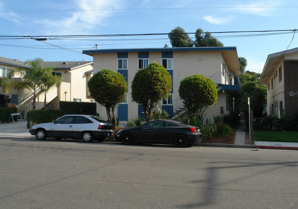 6597 Sabado Tarde Rd in Goleta, CA - Foto de edificio