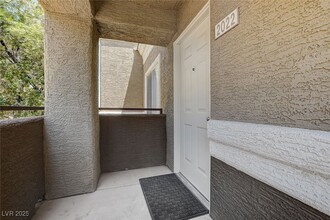 8070 W Russell Rd in Las Vegas, NV - Building Photo - Building Photo