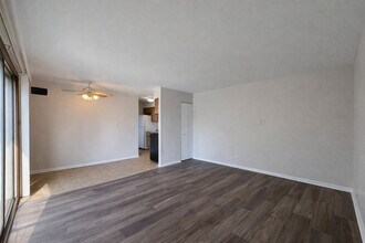 7915 S 84th Ave in Justice, IL - Building Photo - Building Photo