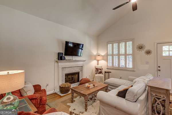 141 Spruell Springs Rd in Atlanta, GA - Building Photo - Building Photo