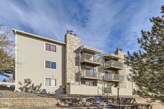 381 S Ames St in Lakewood, CO - Building Photo - Building Photo