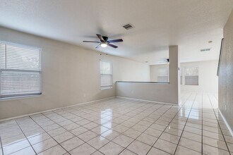 102 Cindy Lou Dr in San Antonio, TX - Building Photo - Building Photo