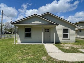 3001 9th St in Port Arthur, TX - Building Photo