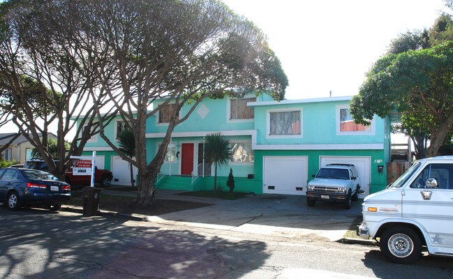 2320 Rheem Ave in Richmond, CA - Foto de edificio - Building Photo