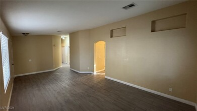 9411 Coral Berry St in Las Vegas, NV - Building Photo - Building Photo