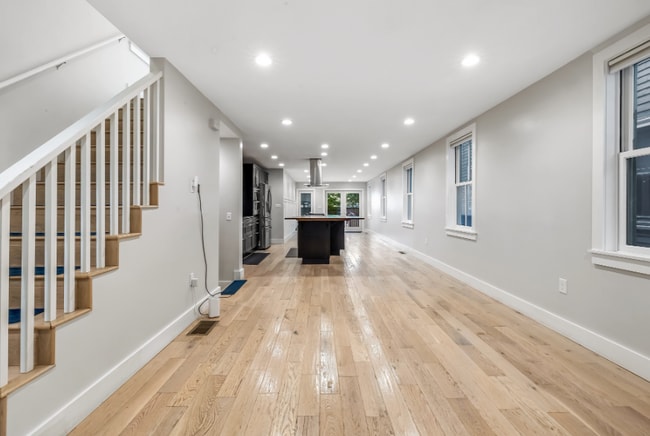 571 Franklin St in Cambridge, MA - Building Photo - Building Photo
