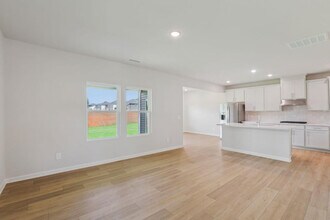 805 Ottawa Dr in Garner, NC - Foto de edificio - Building Photo