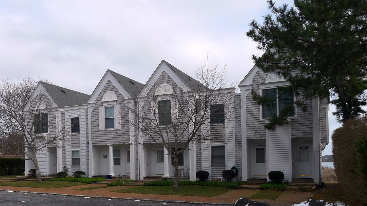 Oyster Point in Greenport, NY - Foto de edificio