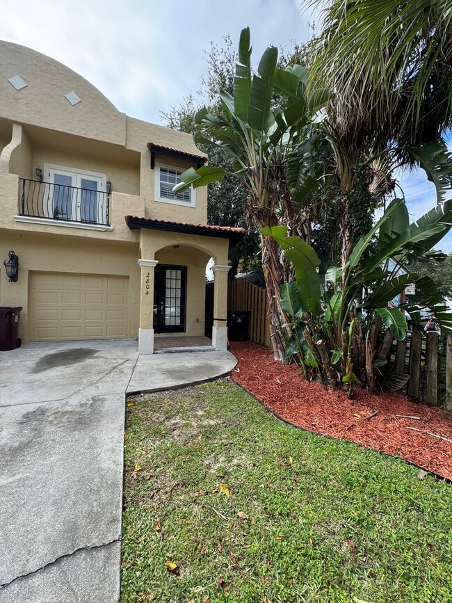 2804 E Washington St in Orlando, FL - Foto de edificio - Building Photo