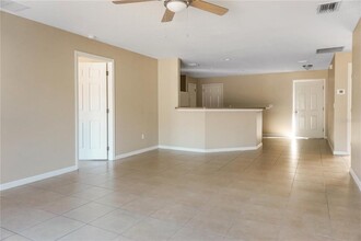 514 Peace Dr in Poinciana, FL - Building Photo - Building Photo