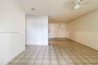 12955 SW 66th Ln in Miami, FL - Foto de edificio - Building Photo