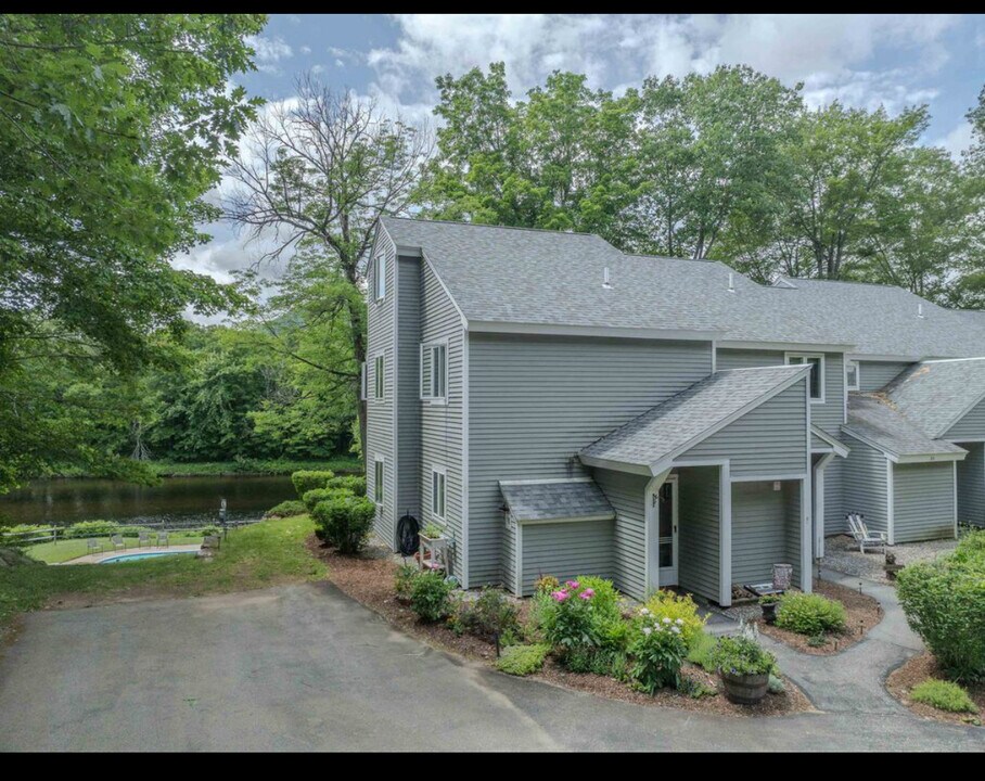 55 Mountain River Ave, Unit uniit 24 in Thornton, NH - Foto de edificio