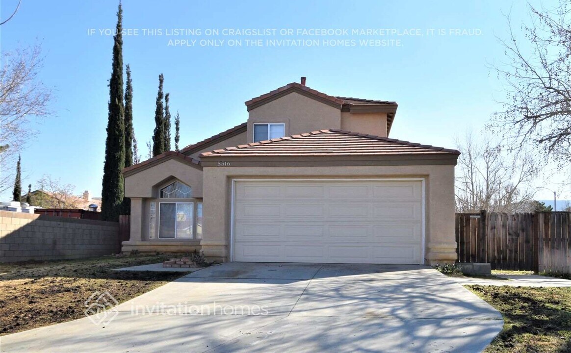 5516 W Ave L 6 in Lancaster, CA - Foto de edificio