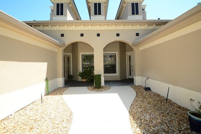 706 Cobblestone Dr in Ormond Beach, FL - Building Photo - Building Photo