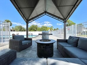 VillaDova in St. Petersburg, FL - Building Photo - Building Photo