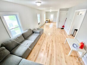 89 Pitkin St in Burlington, VT - Building Photo - Building Photo