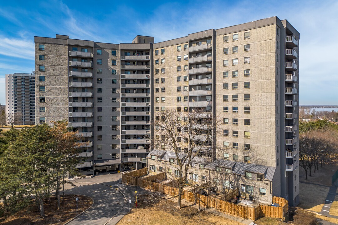 William Mosgrove Tower in Ottawa, ON - Building Photo