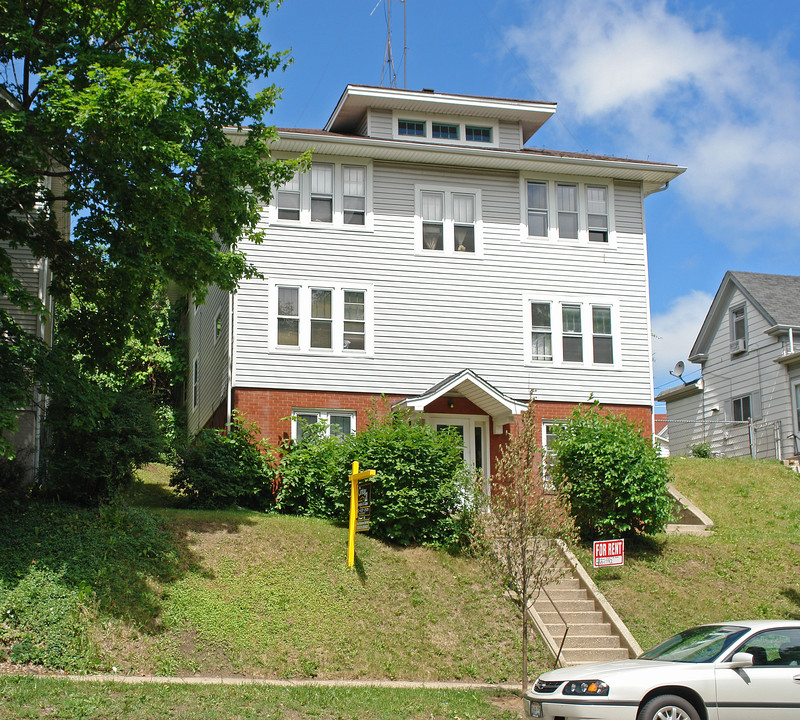 2016 Kinzie Ave in Racine, WI - Building Photo