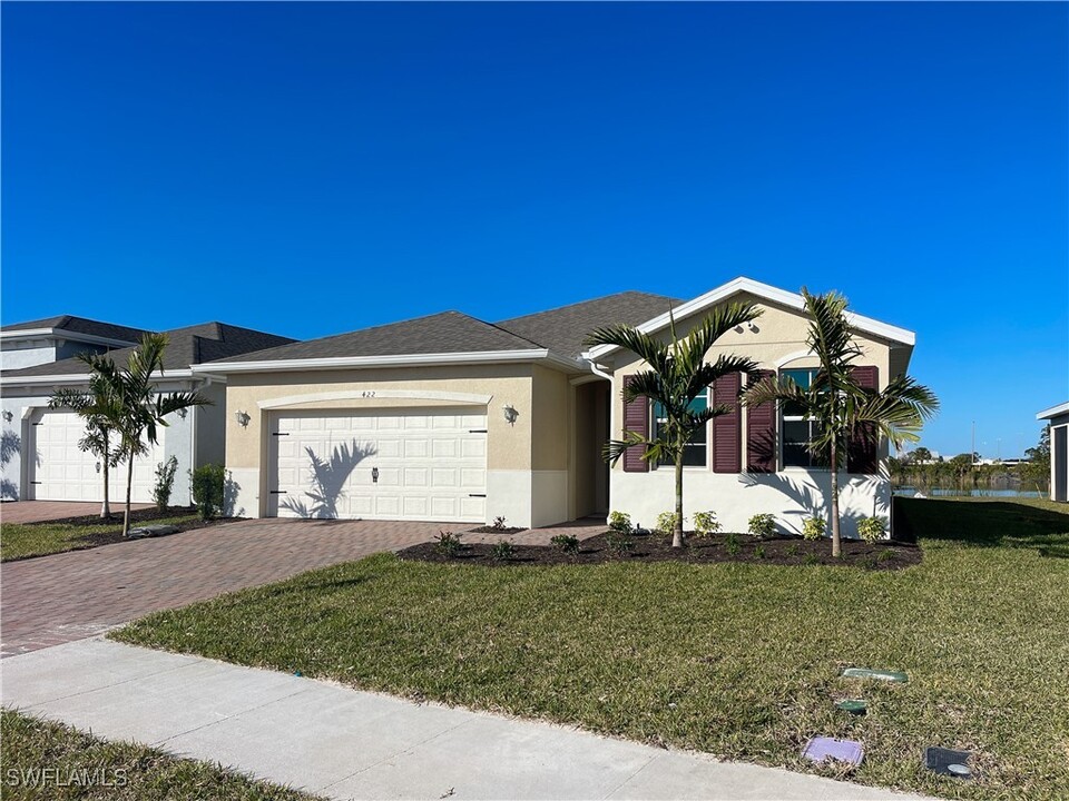 422 Spg Hl Lk Lp in Cape Coral, FL - Building Photo