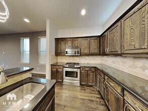 7404 Coronado Way in Dallas, TX - Foto de edificio - Building Photo