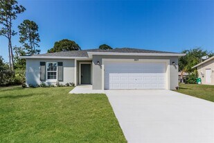 957 SE Caravan Ave in Port St. Lucie, FL - Building Photo