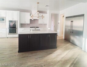 927 Via Canale Dr in Henderson, NV - Building Photo - Building Photo