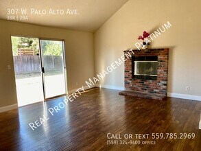 307 W Palo Alto Ave in Clovis, CA - Building Photo - Building Photo