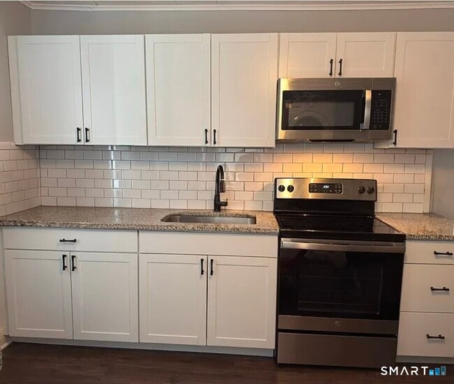 1163 W Main St in Waterbury, CT - Building Photo - Building Photo