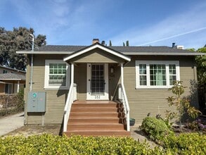 102 Poplar Ave in Redwood City, CA - Building Photo - Building Photo