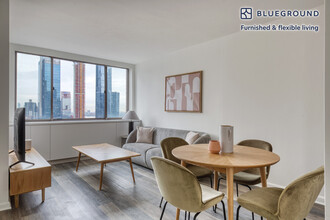 520 W 43rd St in New York, NY - Building Photo - Building Photo