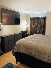 594 Windchase Ln in Stone Mountain, GA - Foto de edificio - Building Photo