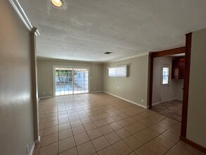 8569 Whitman Ave in Los Angeles, CA - Building Photo - Building Photo