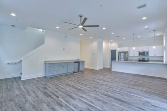 429 Saint Francis St in Tallahassee, FL - Building Photo - Building Photo
