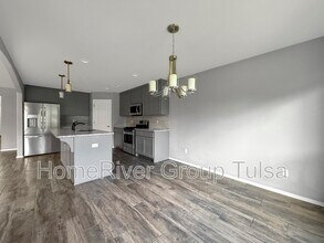 10213 S 233rd E Pl in Broken Arrow, OK - Building Photo - Building Photo