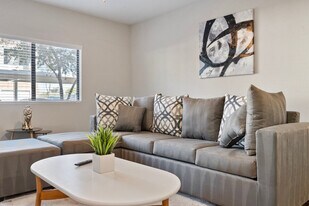 15 W Villa Rita Dr in Phoenix, AZ - Building Photo