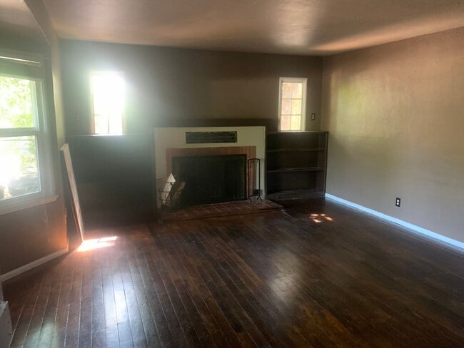 370 E 5th Ave in Chico, CA - Building Photo - Building Photo