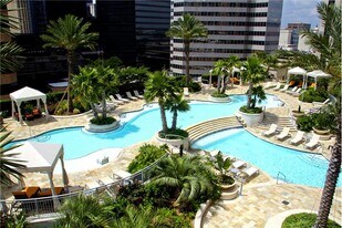 1401 McKinney St in Houston, TX - Building Photo