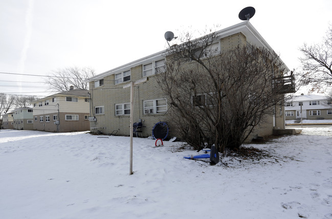 1632 W Bolivar Ave in Milwaukee, WI - Foto de edificio - Building Photo