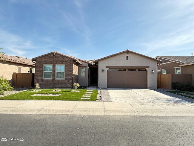 2557 E King Bird Dr in Gilbert, AZ - Foto de edificio - Building Photo