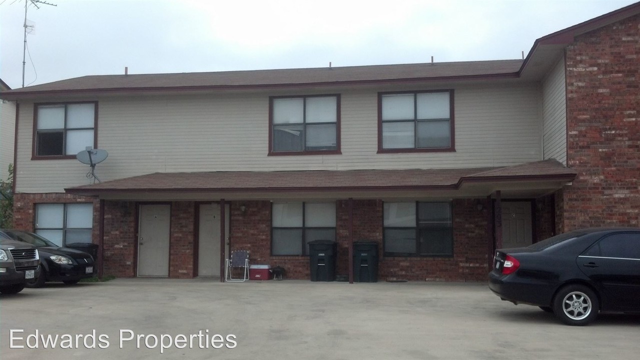 1203 Monroe Loop in Killeen, TX - Foto de edificio