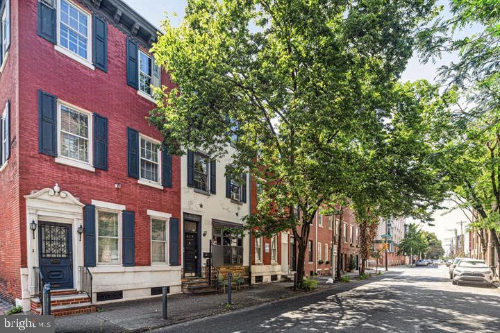 417 S 16th St in Philadelphia, PA - Building Photo