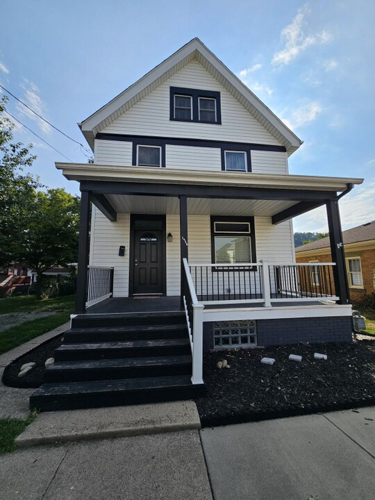 1460 4th Ave in New Brighton, PA - Building Photo