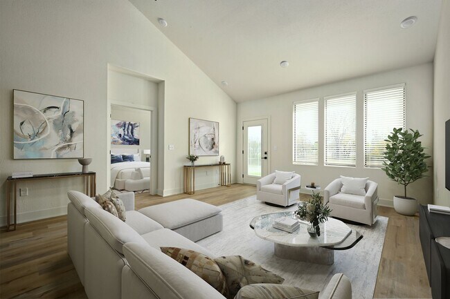 108-110 E Maplewood Ln in Raymore, MO - Building Photo - Building Photo