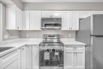 4909 SE 71st Ave in Portland, OR - Building Photo - Building Photo