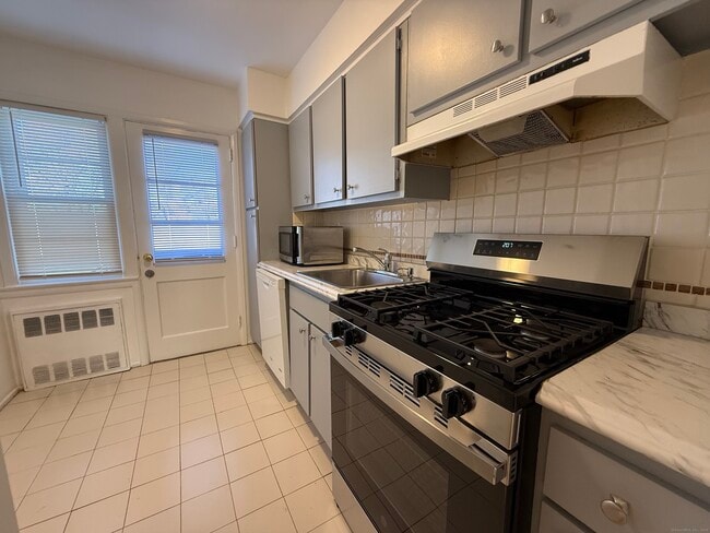 69 Hope St in Stamford, CT - Building Photo - Building Photo