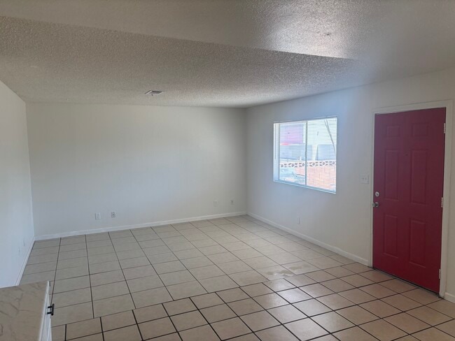 1921 Gregory St, Unit B in Las Vegas, NV - Building Photo - Building Photo