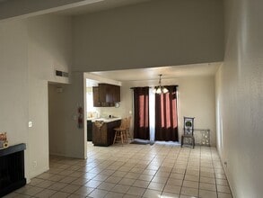 2930 Whittier Ct in Stockton, CA - Building Photo - Building Photo