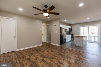 462 Wild Rose Ln in Harpers Ferry, WV - Building Photo - Building Photo